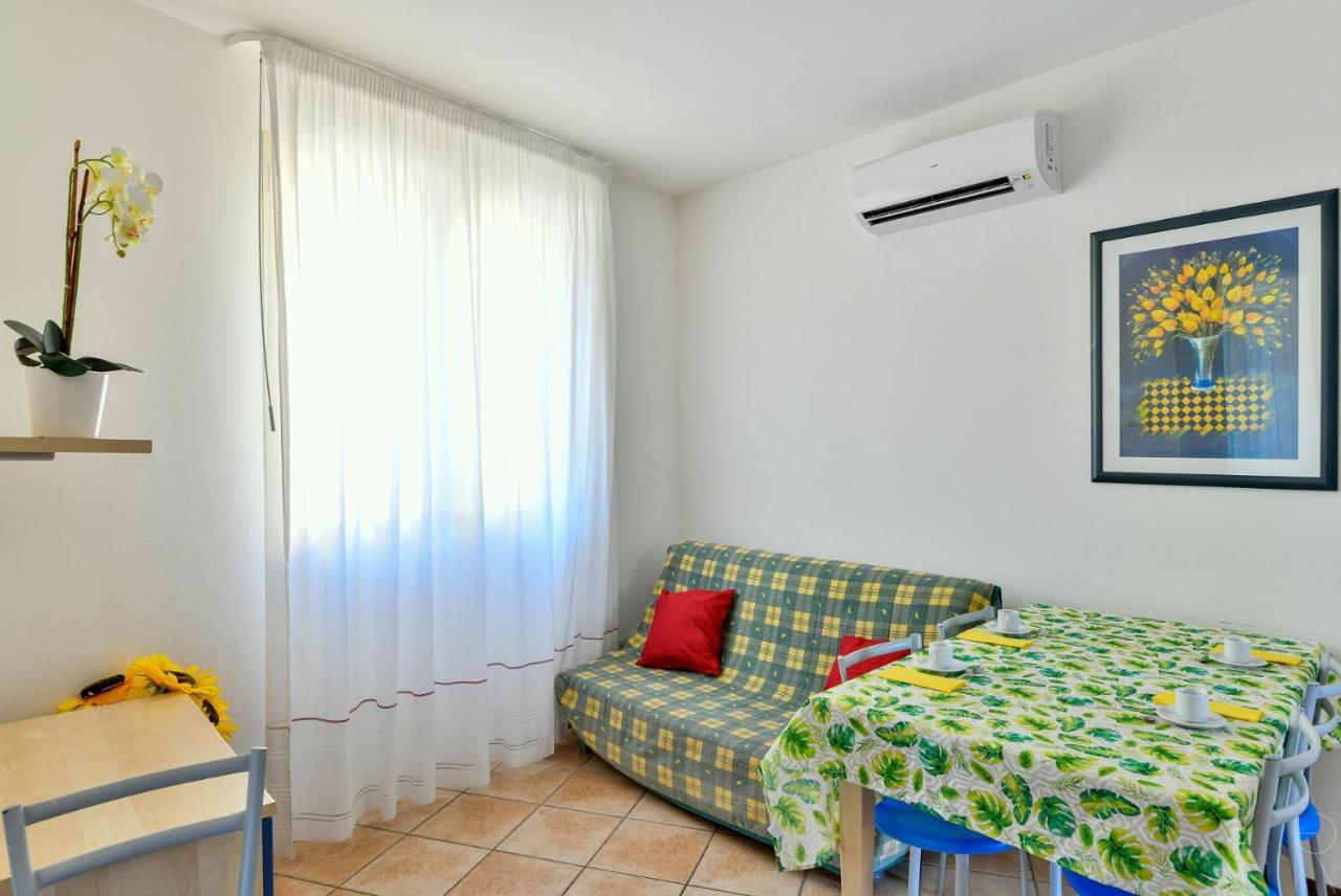 Girasoli Bibione Buitenkant foto