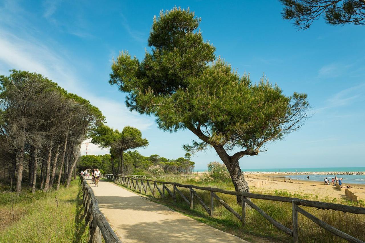 Girasoli Bibione Buitenkant foto