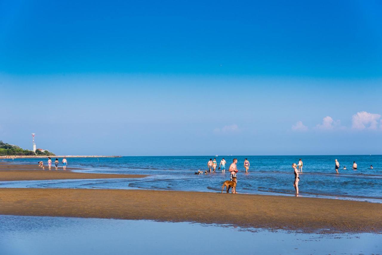 Girasoli Bibione Buitenkant foto