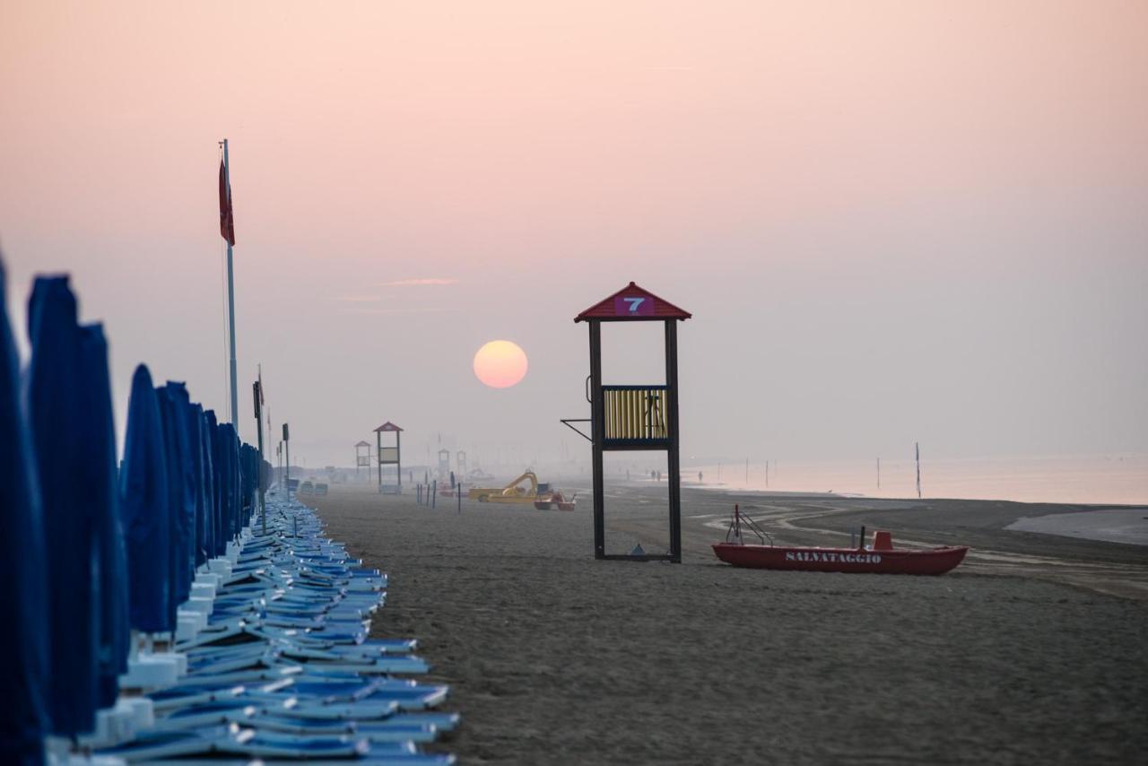 Girasoli Bibione Buitenkant foto